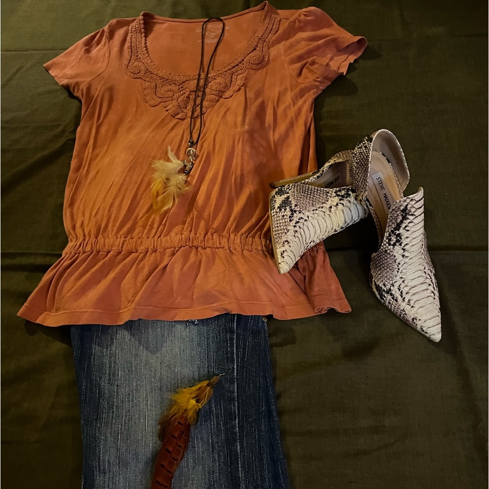 💎Embroidered Rust Top💎